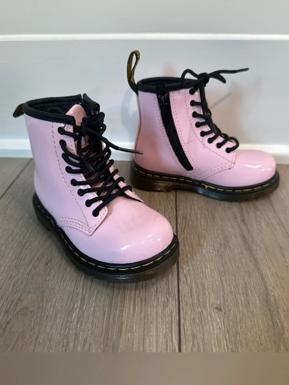 DR DOC MARTENS Girls Toddler Size 7 Pink Boots Shoes Brooklee Patent Leather Zip